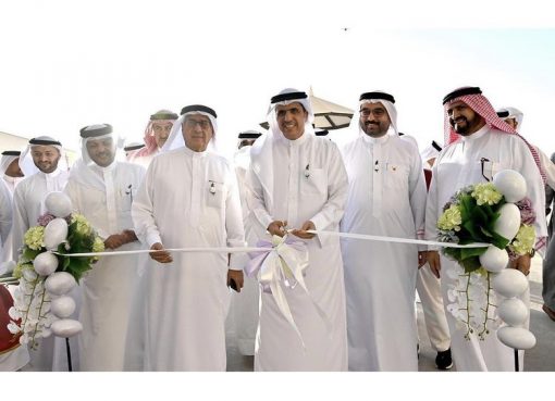 وزير الإعلام يفتتح مهرجان العيد الوطني في القرية التراثية ويؤكد : القرية التراثية منجز وطني يوثق مسيرة تنموية متصلة بالإنسان والعمران