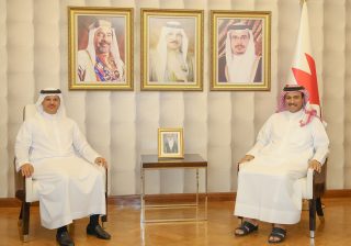وزير شؤون الإعلام يستقبل رئيس هيئة البحرين للثقافة والآثار