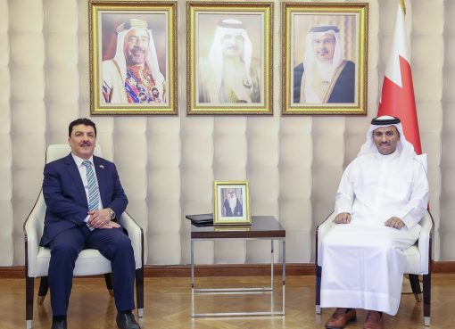 وزير الإعلام يستقبل القائم بأعمال سفارة جمهورية العراق لدى مملكة البحرين
