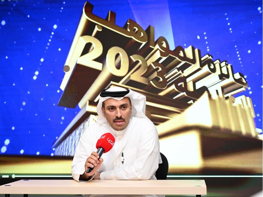 صورة سعادة الوزير في الجائزة